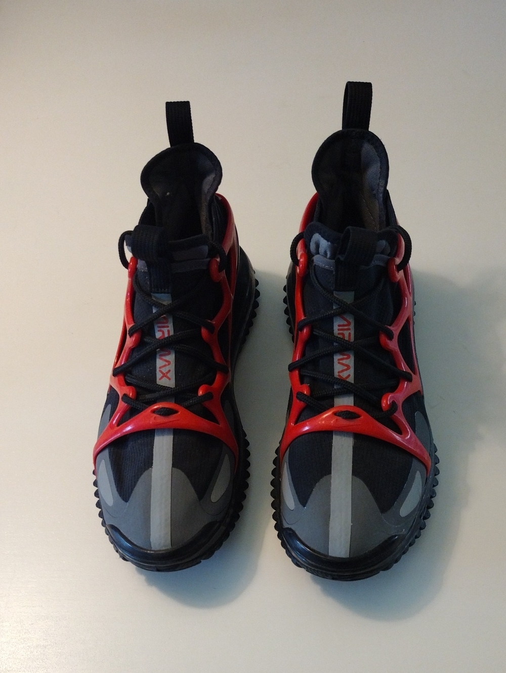 Nike Air Max 720 Horizon, University Red. Pre-owned